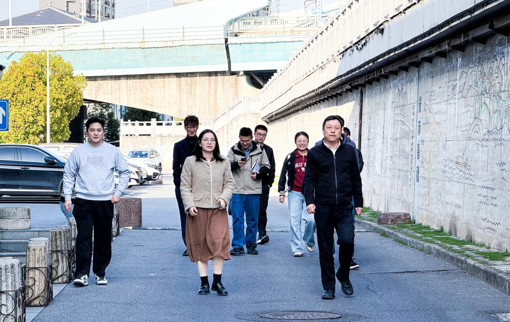 鏡湖區(qū)委常委、副區(qū)長(zhǎng)高偉來(lái)園調(diào)研指導(dǎo)工作